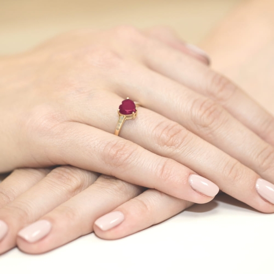 Pierścionek Rubin 1,70ct żółte złoto Serce