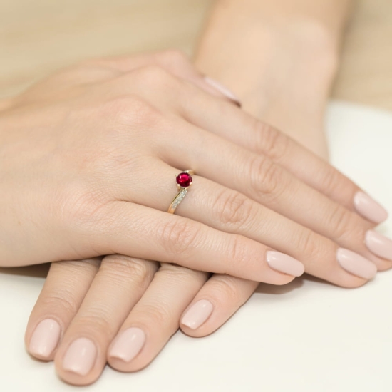 Pierścionek W084 Rubin 0,60ct żółte złoto